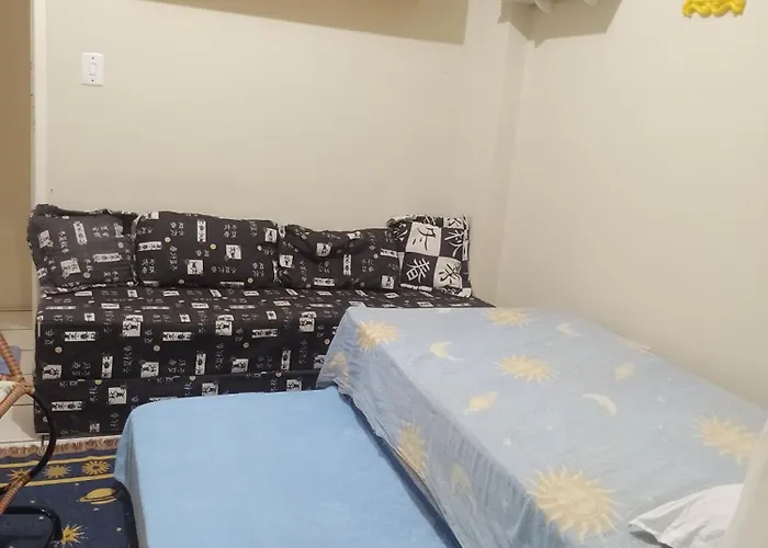 Alugo Quarto Do Apt Que Moro Ate 3Pessoas Camasolteircomadicional Sofacama Estante Ventilador Vista Para O Mar E Farol De Olinda
