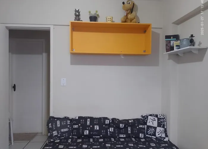 Alugo Quarto Do Apt Que Moro Ate 3Pessoas Camasolteircomadicional Sofacama Estante Ventilador Vista Para O Mar E Farol De Olinda