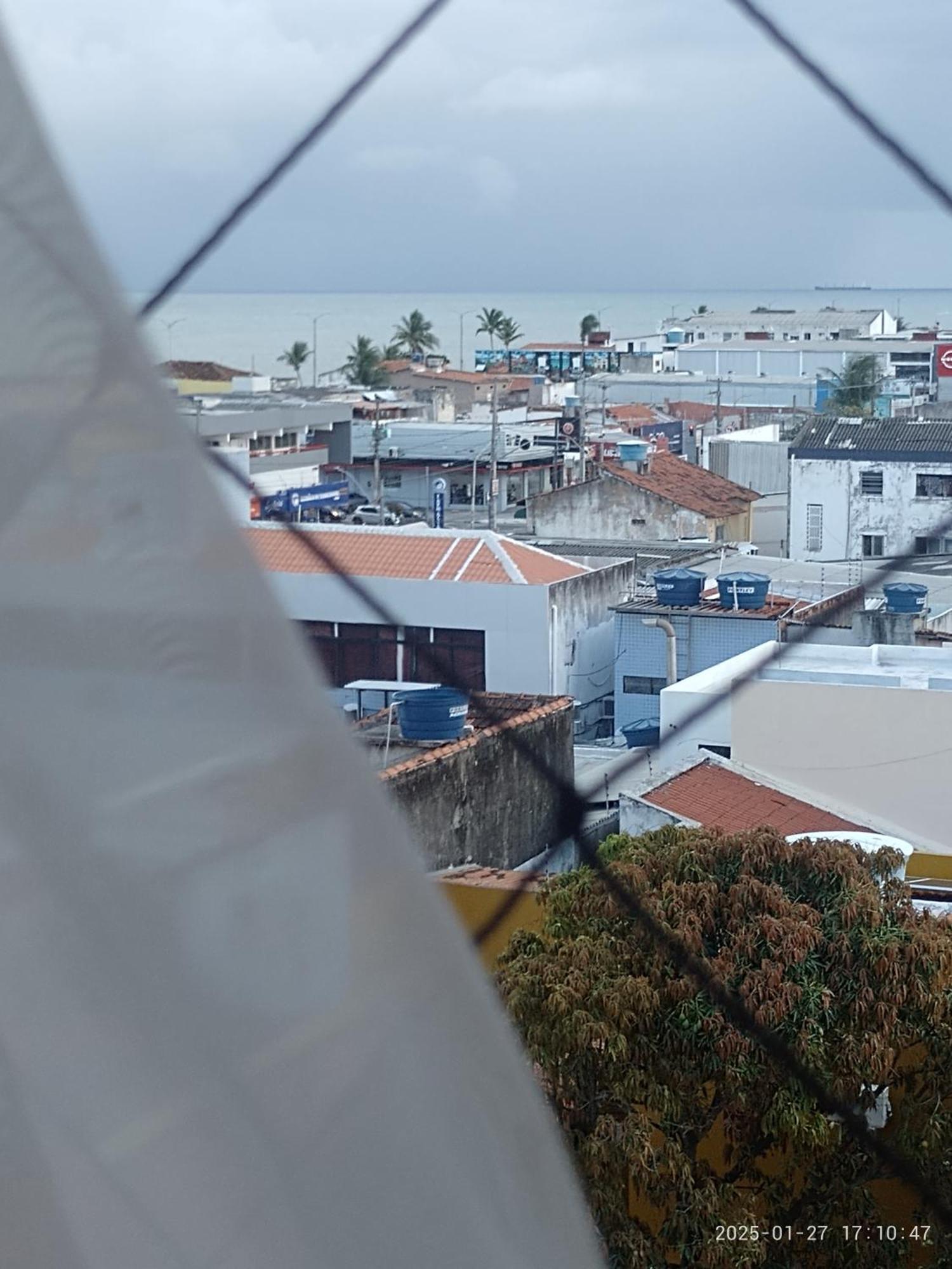 Alugo Do Que Moro Ate 3pessoas Camasolteircomadicional Sofacama Estante Ventilador Vista O Mar E Farol De Homestay Olinda